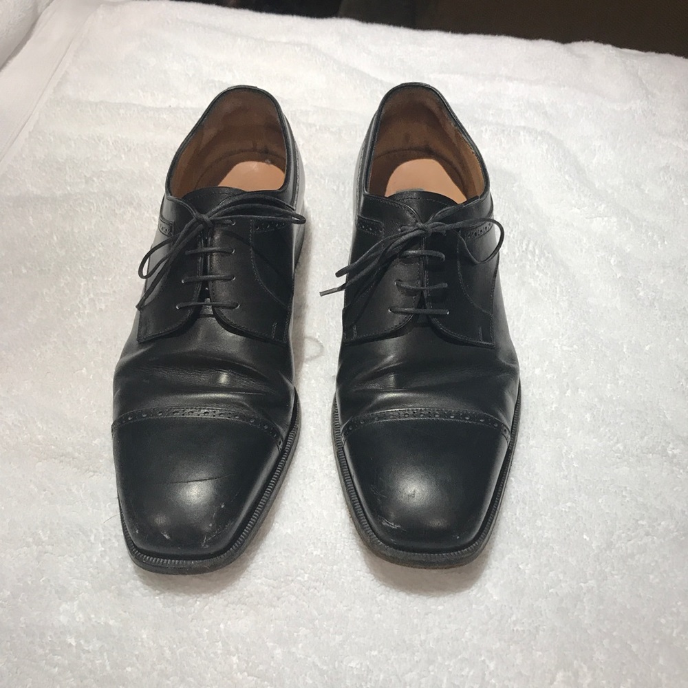 Men’s black dress shoe
